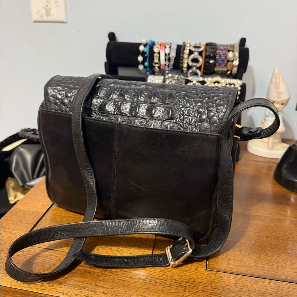 Portofino Collection Black Genuine Leather Croc-Embossed Crossbody Bag - Picture 15 of 16